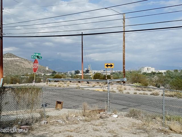 1599 W King Avenue, Tucson, AZ 85713