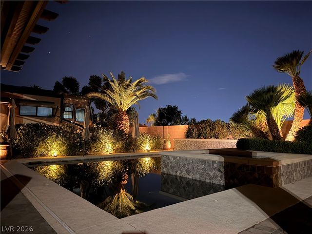 284 Ben Johnson Court, Las Vegas, NV 89183
