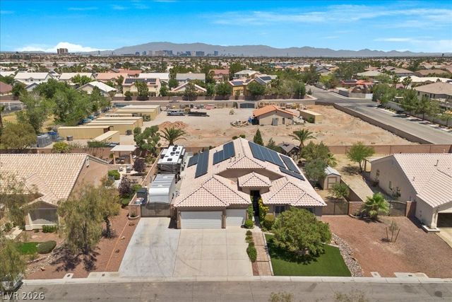 284 Ben Johnson Court, Las Vegas, NV 89183