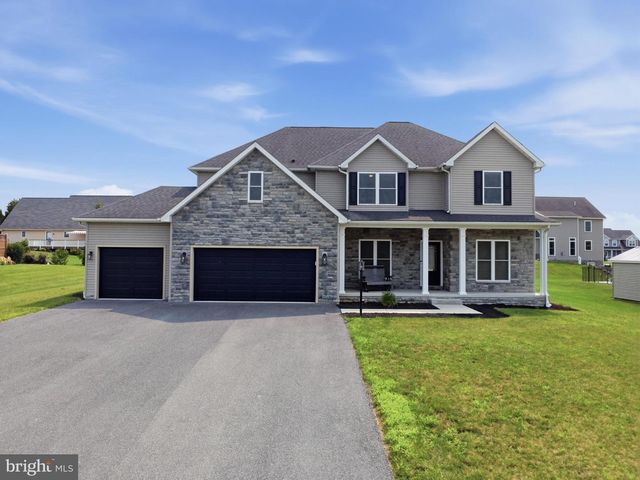 711 STARR AVE, Chambersburg, PA 17202