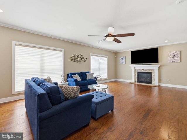 711 STARR AVE, Chambersburg, PA 17202
