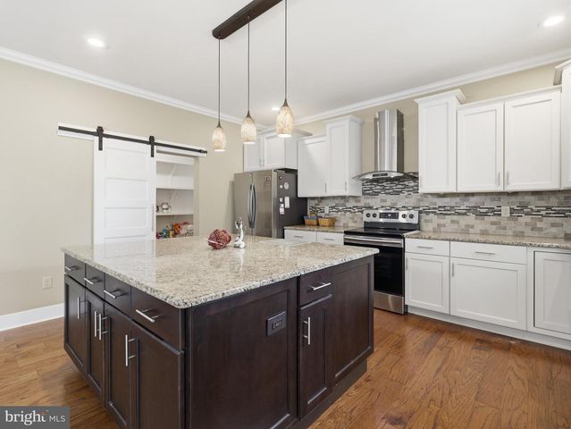 711 STARR AVE, Chambersburg, PA 17202