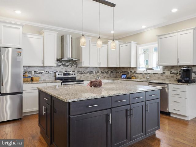 711 STARR AVE, Chambersburg, PA 17202