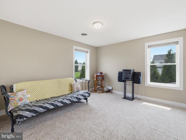711 STARR AVE, Chambersburg, PA 17202