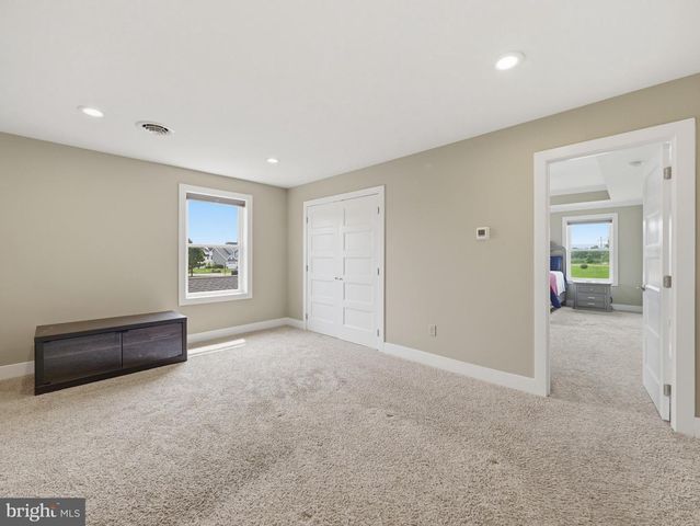 711 STARR AVE, Chambersburg, PA 17202