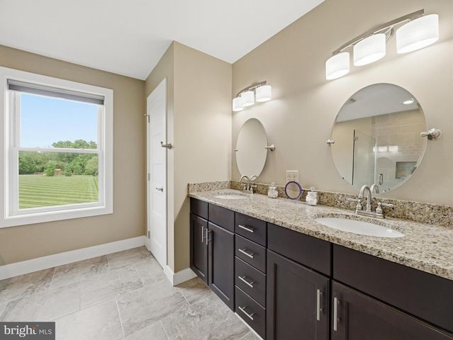 711 STARR AVE, Chambersburg, PA 17202