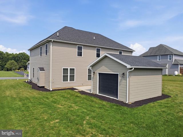 711 STARR AVE, Chambersburg, PA 17202