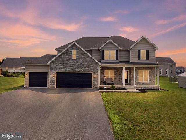711 STARR AVE, Chambersburg, PA 17202