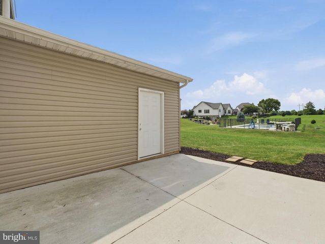 711 STARR AVE, Chambersburg, PA 17202