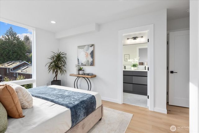 3112 Queen Anne Avenue N, Seattle, WA 98119