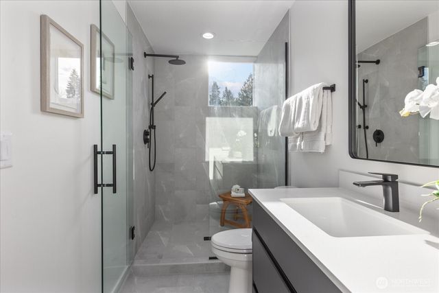 3112 Queen Anne Avenue N, Seattle, WA 98119