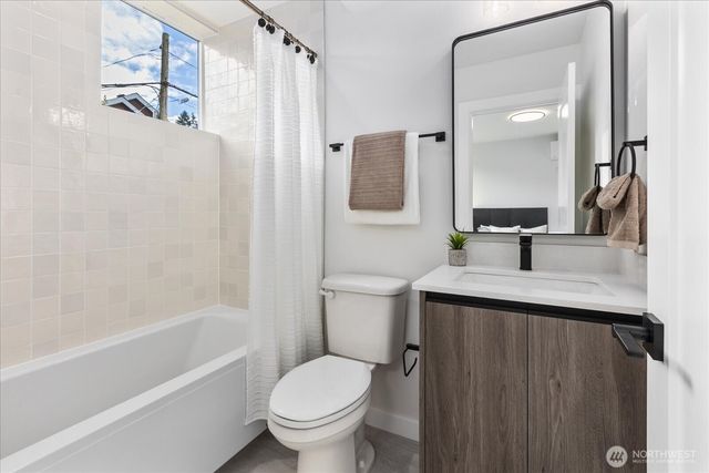 3112 Queen Anne Avenue N, Seattle, WA 98119