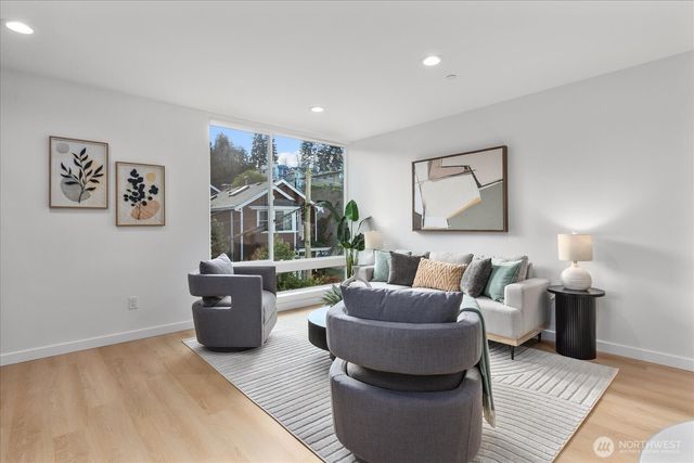 3112 Queen Anne Avenue N, Seattle, WA 98119