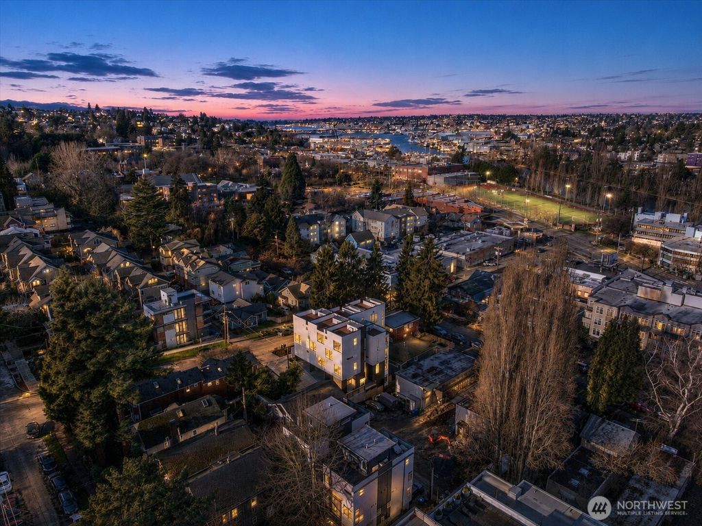 3112 Queen Anne Avenue N, Seattle, WA 98119
