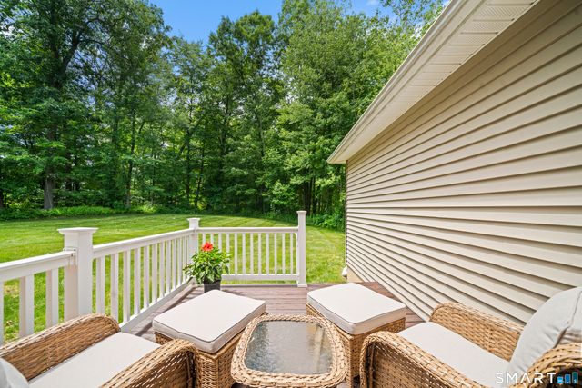 204 Oak Ridge Drive 204, Windsor Locks, CT 06096