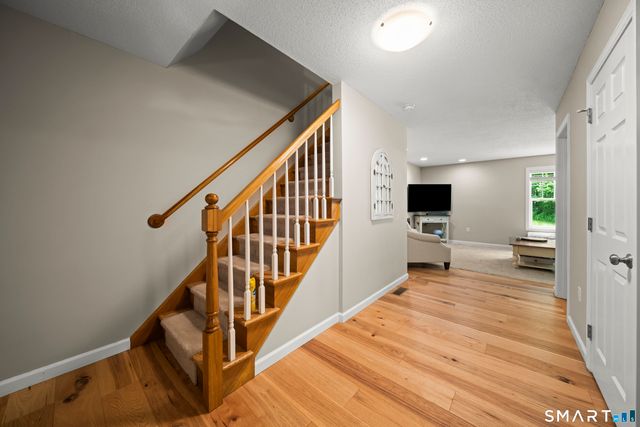 204 Oak Ridge Drive 204, Windsor Locks, CT 06096
