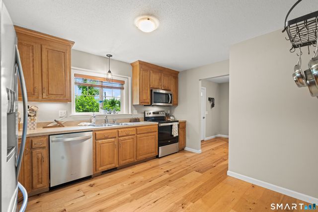 204 Oak Ridge Drive 204, Windsor Locks, CT 06096