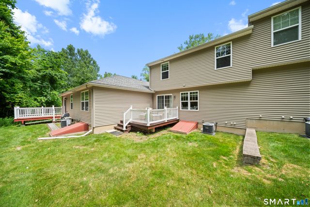204 Oak Ridge Drive 204, Windsor Locks, CT 06096