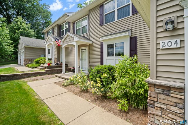 204 Oak Ridge Drive 204, Windsor Locks, CT 06096