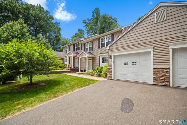 204 Oak Ridge Drive 204, Windsor Locks, CT 06096