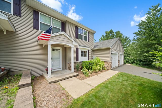 204 Oak Ridge Drive 204, Windsor Locks, CT 06096