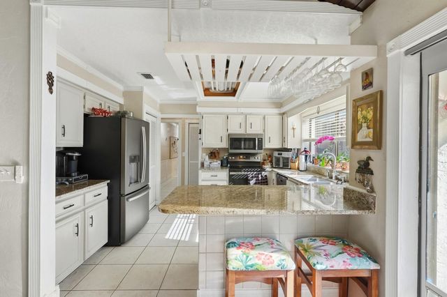 118 MEADOWBROOK CIRCLE, Daytona Beach, FL 32114