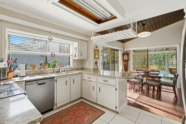 118 MEADOWBROOK CIRCLE, Daytona Beach, FL 32114