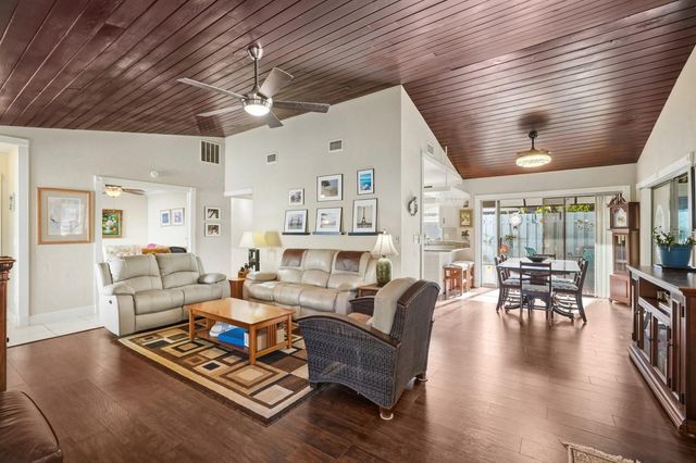 118 MEADOWBROOK CIRCLE, Daytona Beach, FL 32114