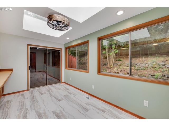 9080 Nw KEARNEY St, Portland, OR 97229