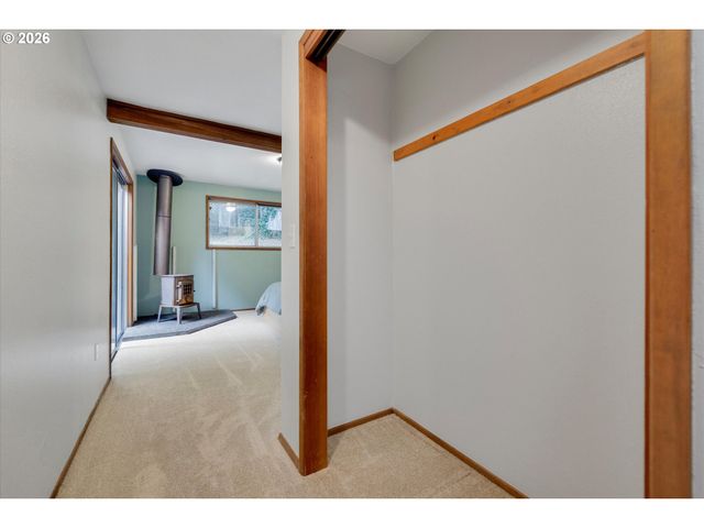9080 Nw KEARNEY St, Portland, OR 97229