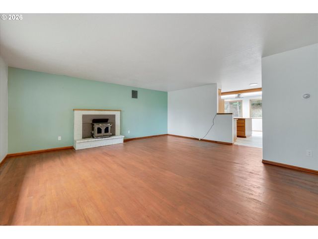9080 Nw KEARNEY St, Portland, OR 97229