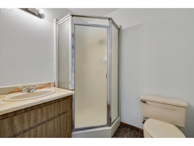 9080 Nw KEARNEY St, Portland, OR 97229
