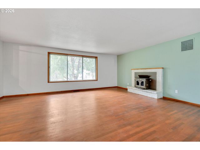 9080 Nw KEARNEY St, Portland, OR 97229