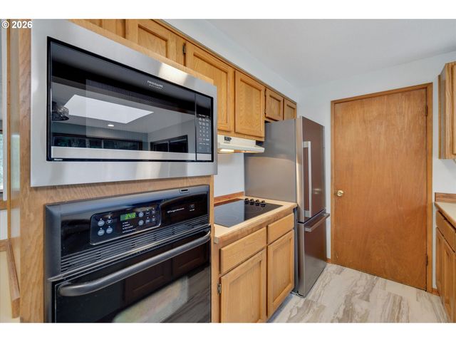 9080 Nw KEARNEY St, Portland, OR 97229