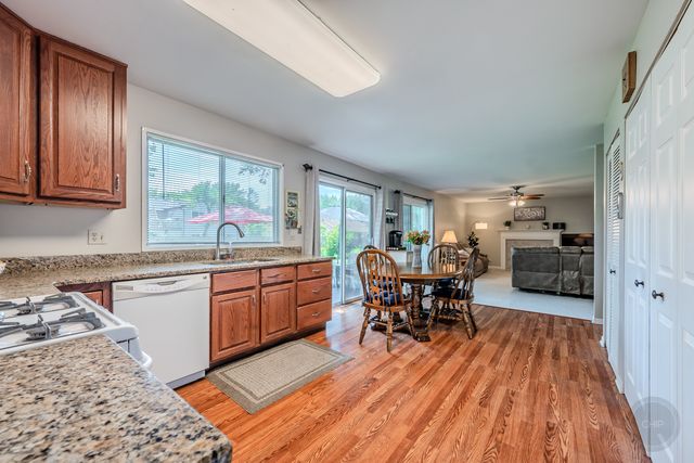 30w071 Elmwood Court, Warrenville, IL 60555