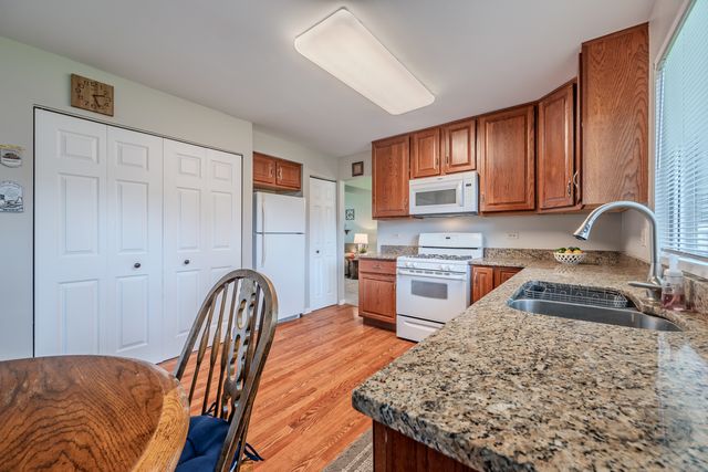 30w071 Elmwood Court, Warrenville, IL 60555