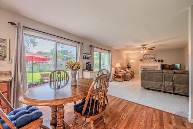 30w071 Elmwood Court, Warrenville, IL 60555