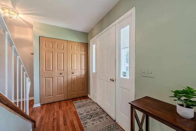 30w071 Elmwood Court, Warrenville, IL 60555