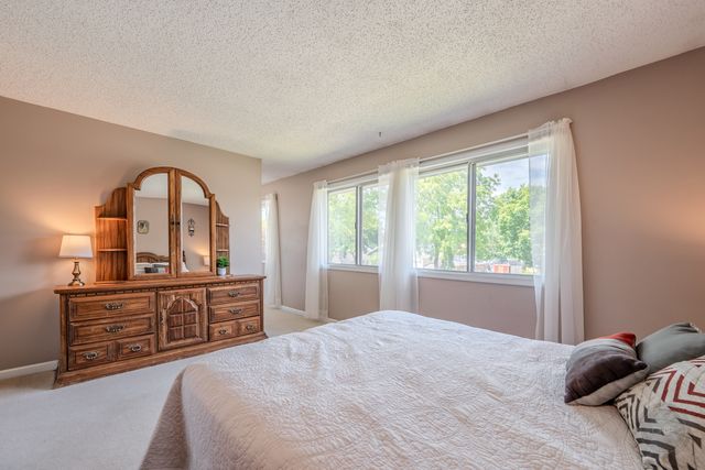 30w071 Elmwood Court, Warrenville, IL 60555
