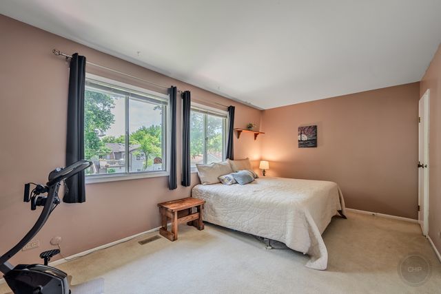 30w071 Elmwood Court, Warrenville, IL 60555