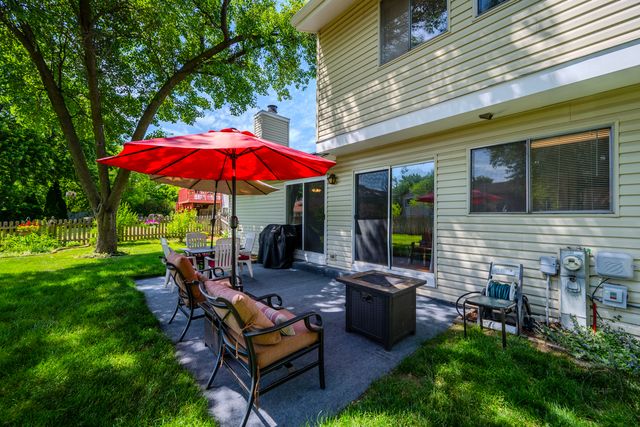 30w071 Elmwood Court, Warrenville, IL 60555
