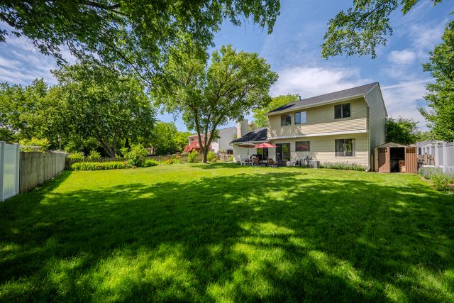 30w071 Elmwood Court, Warrenville, IL 60555