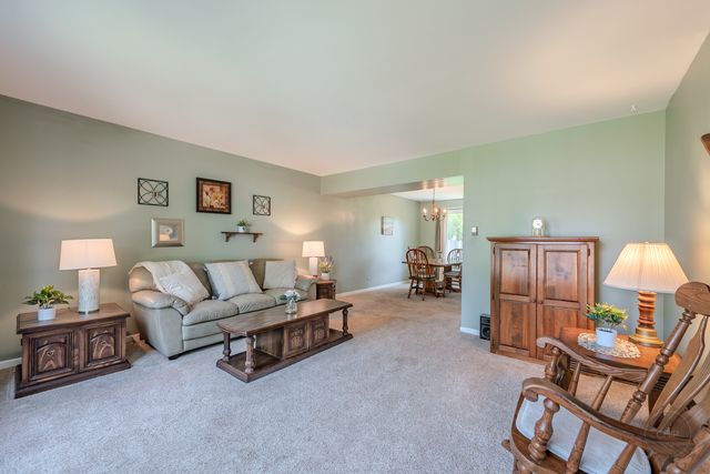 30w071 Elmwood Court, Warrenville, IL 60555