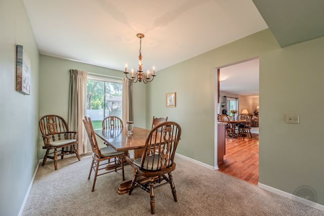 30w071 Elmwood Court, Warrenville, IL 60555