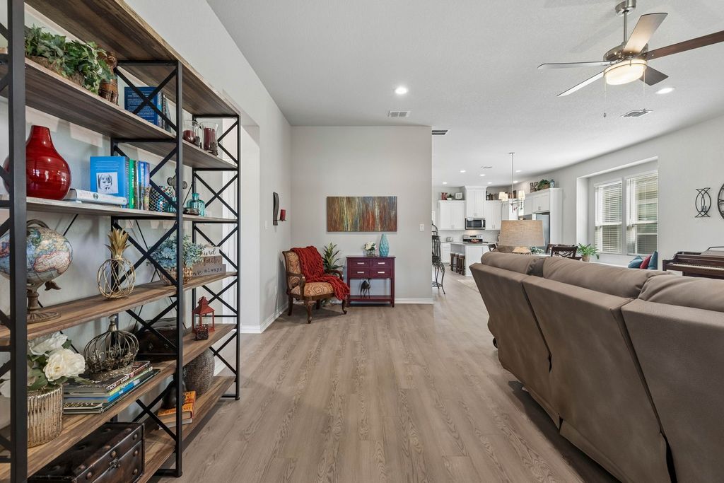 208 W 6th Street, Justin, TX 76247 — photo 5