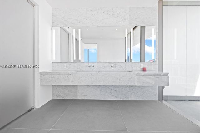 2000 S Ocean Dr 25A, Hallandale Beach, FL 33009