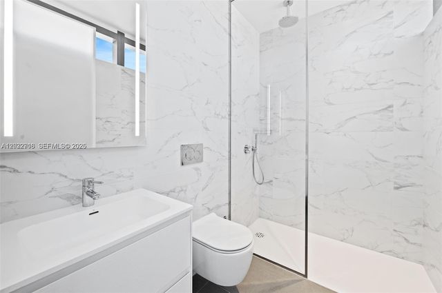 2000 S Ocean Dr 25A, Hallandale Beach, FL 33009