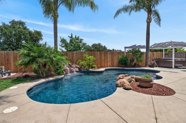 9472 Rhone Valley Way, Elk Grove, CA 95624