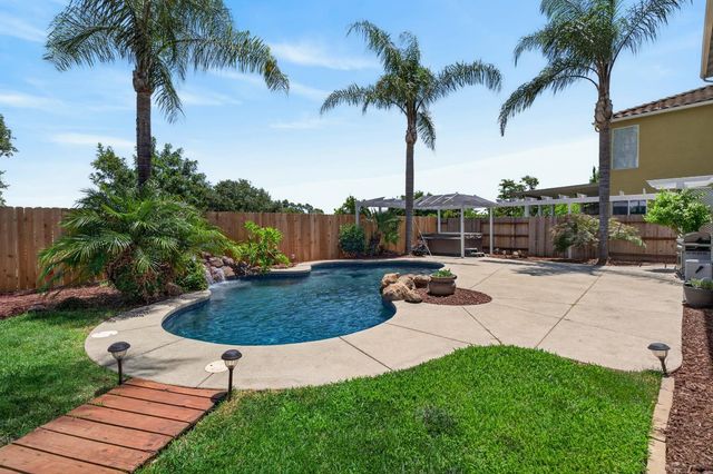 9472 Rhone Valley Way, Elk Grove, CA 95624