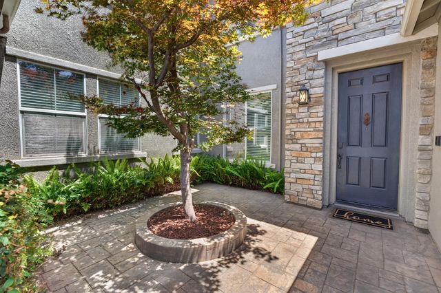 9472 Rhone Valley Way, Elk Grove, CA 95624